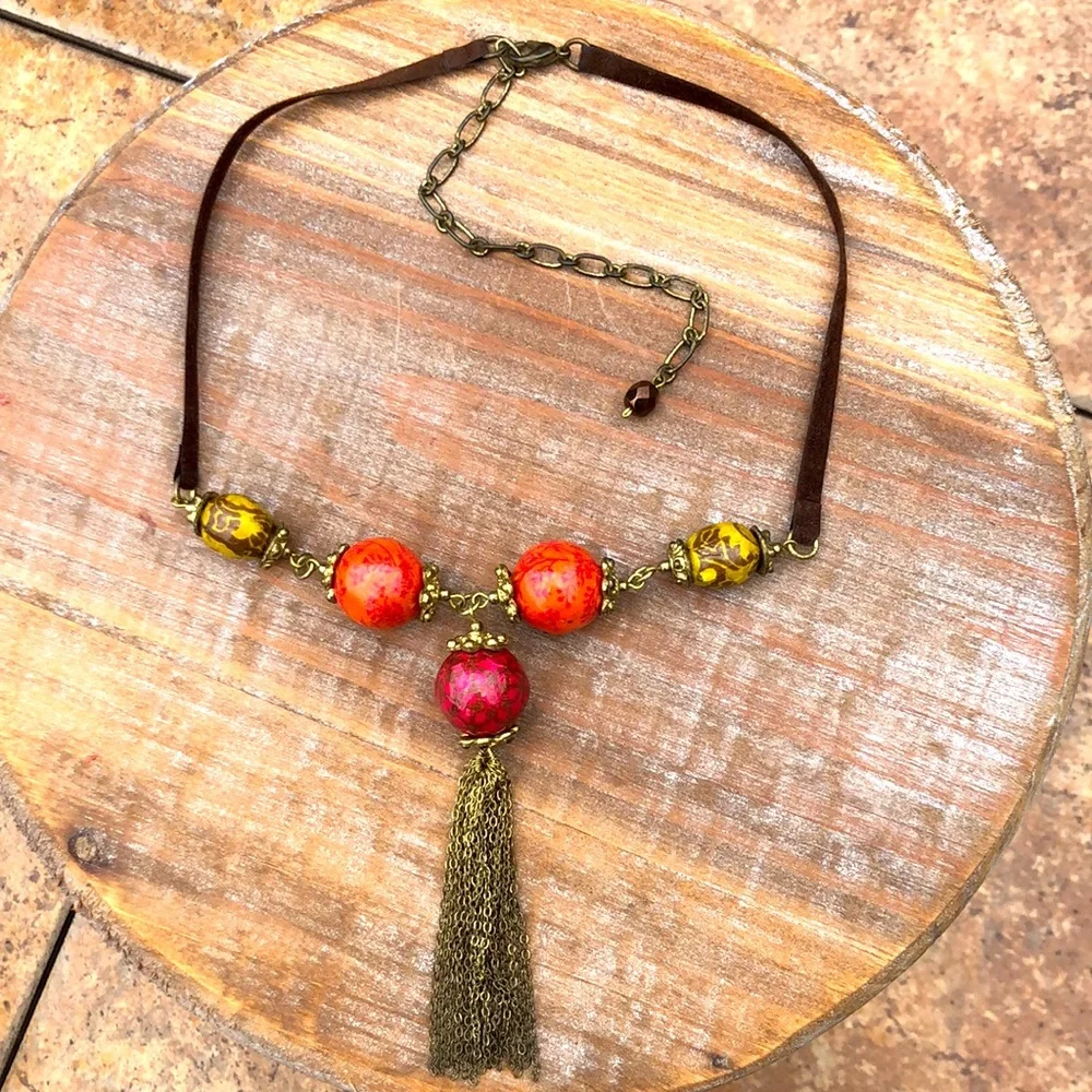 Choker Necklace w/ chain tassel beads & earrings